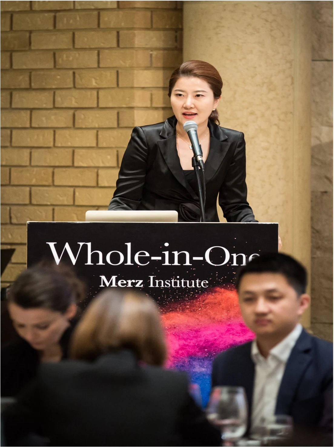 Dr. Jung Im No speaking at the Whole-in-One Merz Institute physician education forum